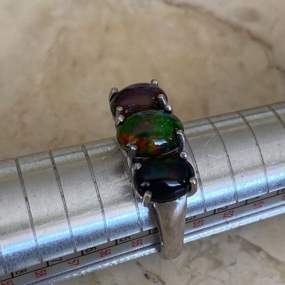 NEW 925 Sterling Silver Lab-Created Cabochon Opal Ring - Picture 6 of 10